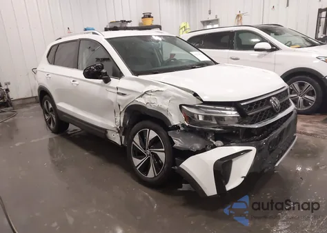 2024 Volkswagen Taos 1.5T Se z USA, uszkodzony, nr VIN 3VVUX7B27RM026188